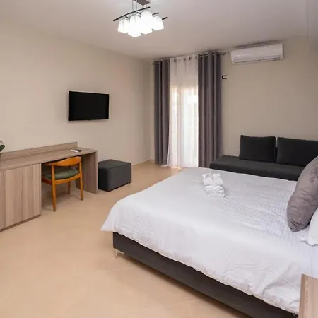 Apartment Miramare 2 *